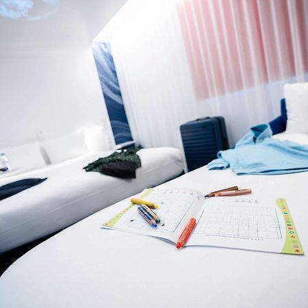 Отель Ibis Styles Paris Orly Airport Paray-Vieille-Poste Экстерьер фото
