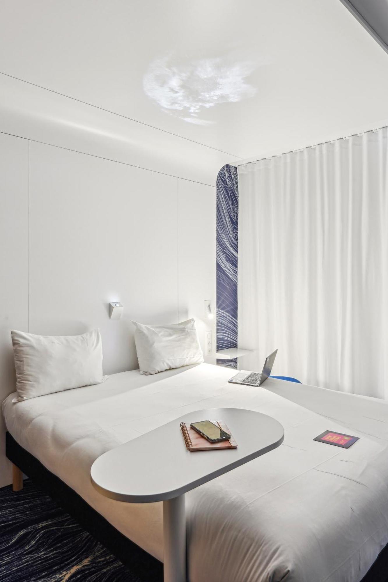 Отель Ibis Styles Paris Orly Airport Paray-Vieille-Poste Экстерьер фото