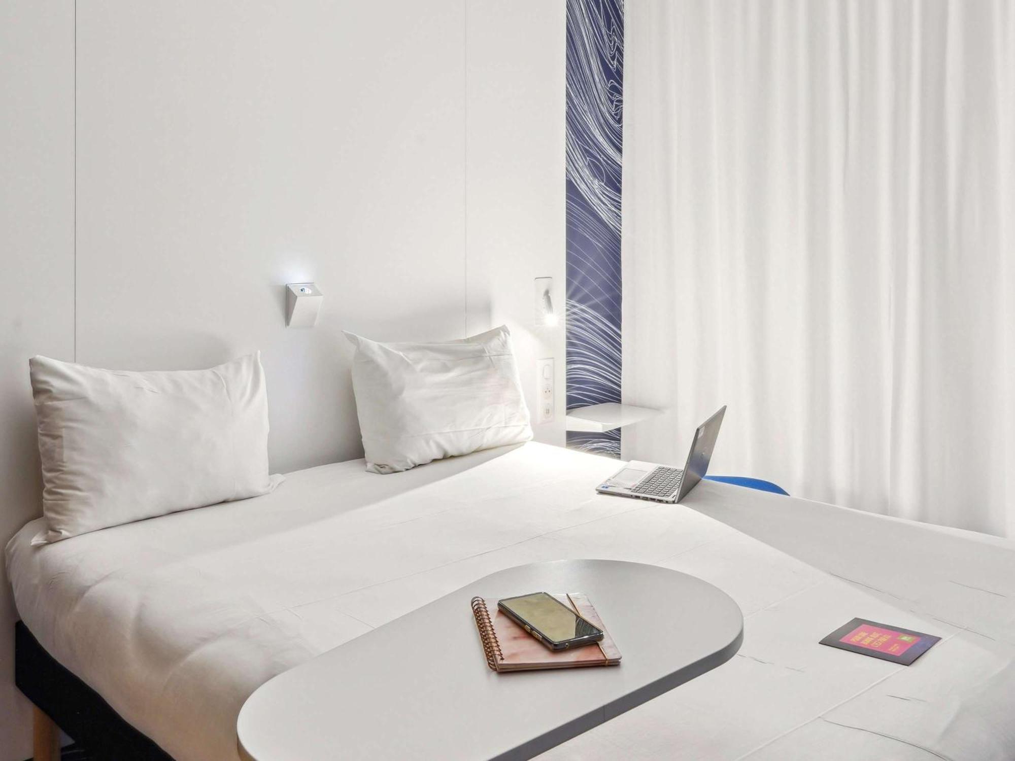 Отель Ibis Styles Paris Orly Airport Paray-Vieille-Poste Экстерьер фото