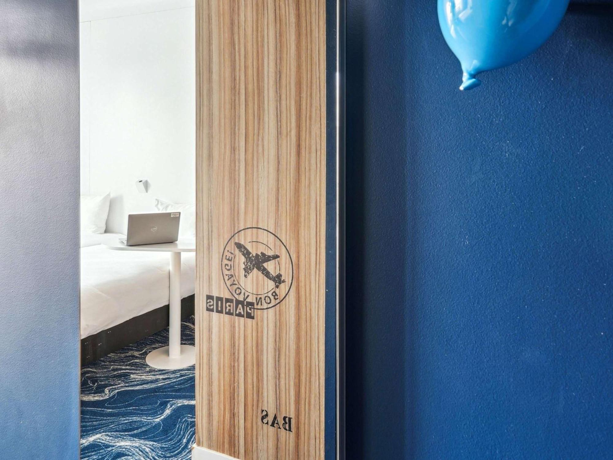 Отель Ibis Styles Paris Orly Airport Paray-Vieille-Poste Экстерьер фото