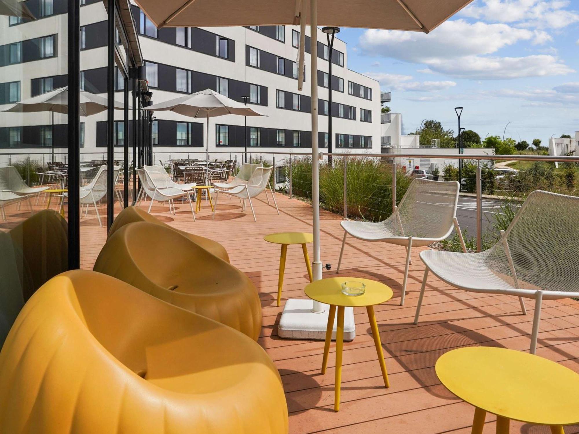 Отель Ibis Styles Paris Orly Airport Paray-Vieille-Poste Экстерьер фото